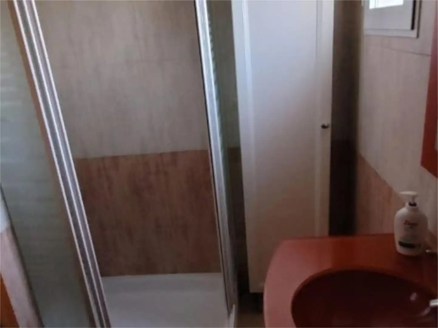 Habitación en Calle de Luis Cernuda, 3, Rosa Luxemburgo Habitación en Calle de Luis Cernuda, 3, Rosa Luxemburgo