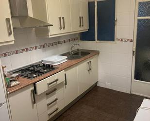 Kitchen of Flat to rent in  Granada Capital  with Balcony