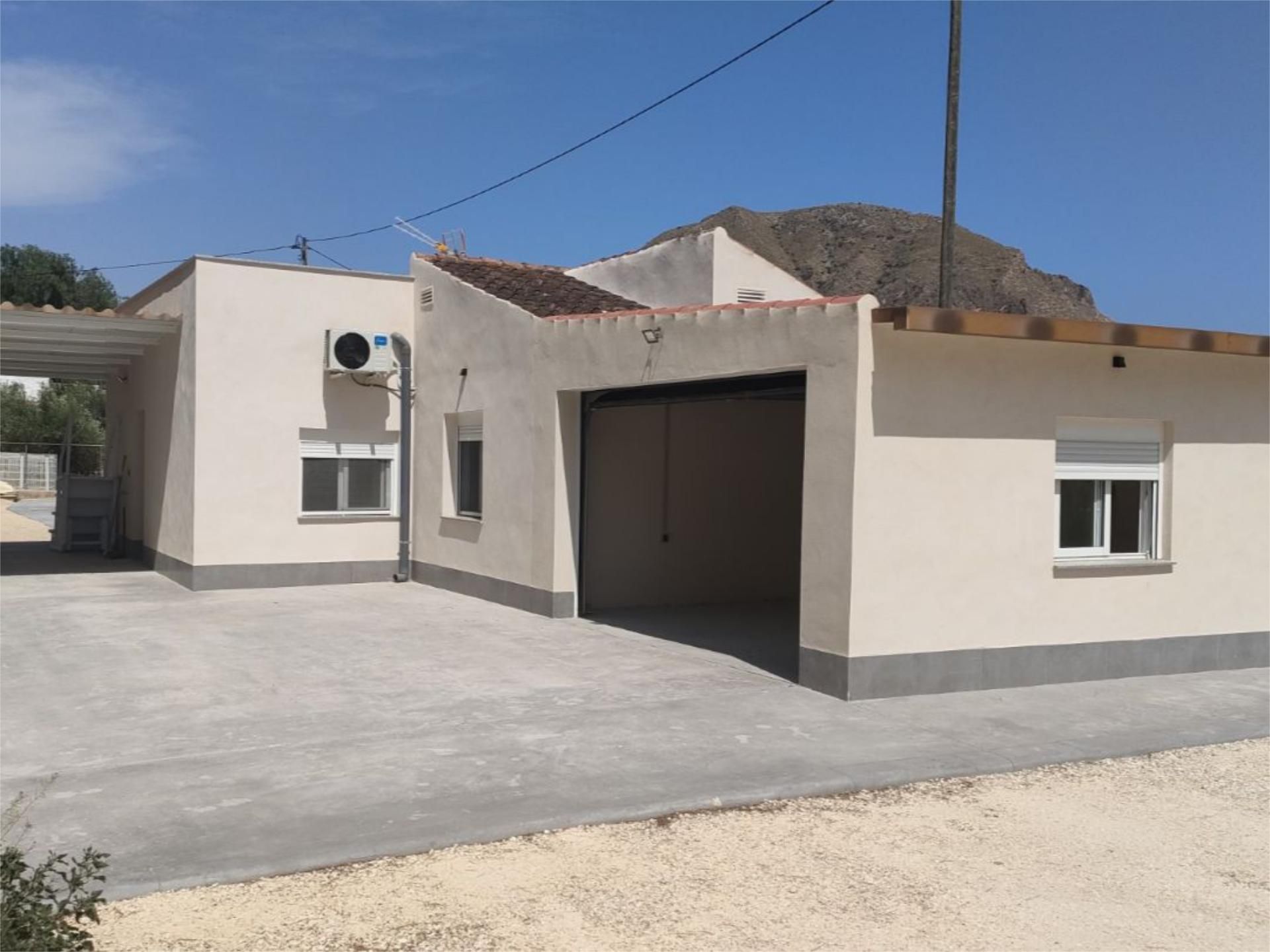 Vista exterior de Casa o xalet de lloguer en Alicante / Alacant amb Aire condicionat, Calefacció i Jardí privat