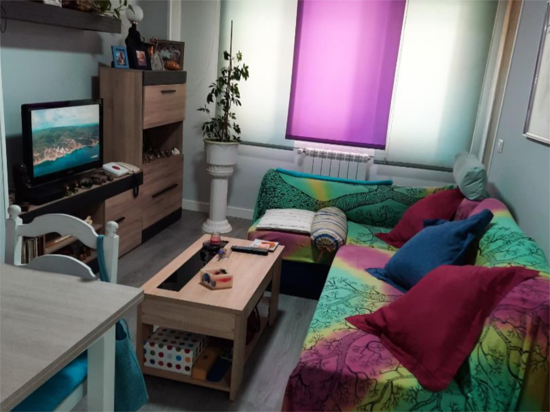 Sala d'estar de Pis en venda en Valladolid Capital amb Calefacció, Parquet i Moblat