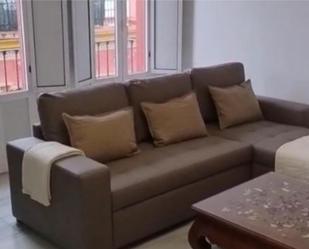 Sala d'estar de Pis de lloguer en  Sevilla Capital amb Aire condicionat i Balcó