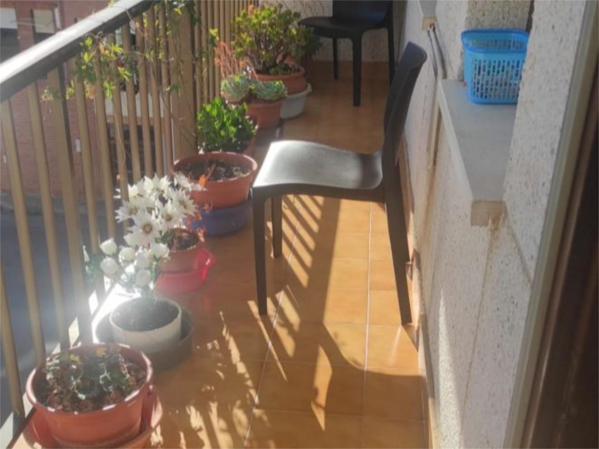 Terrassa de Pis per a compartir en Limpias amb Moblat, Aparcament comunitari i Balcó