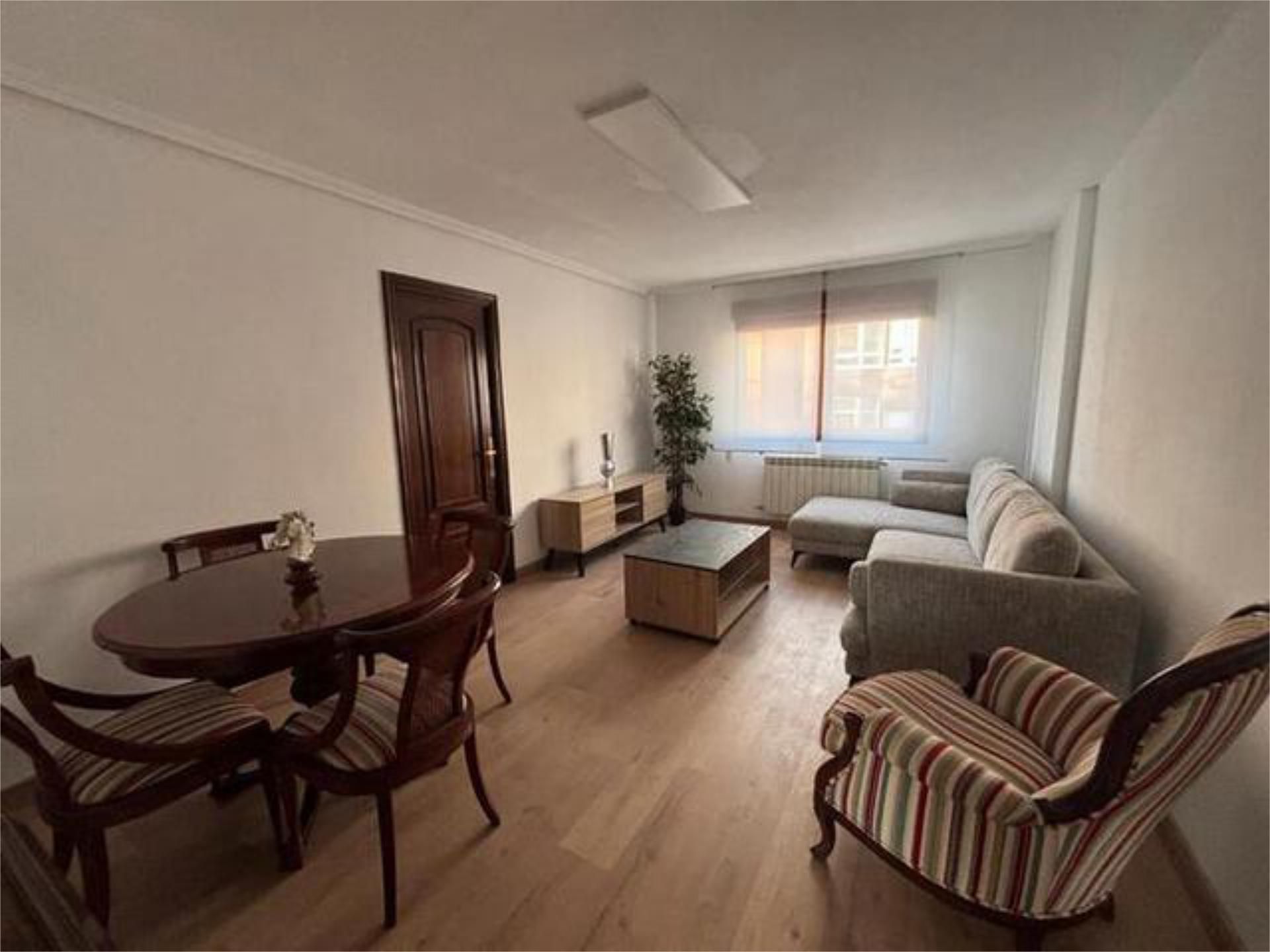 Living room of Flat to rent in Valladolid Capital  with Heating, Terrace and Furnished