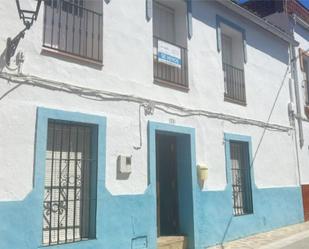 Vista exterior de Casa adosada en venda en Gaucín amb Jardí privat, Terrassa i Moblat