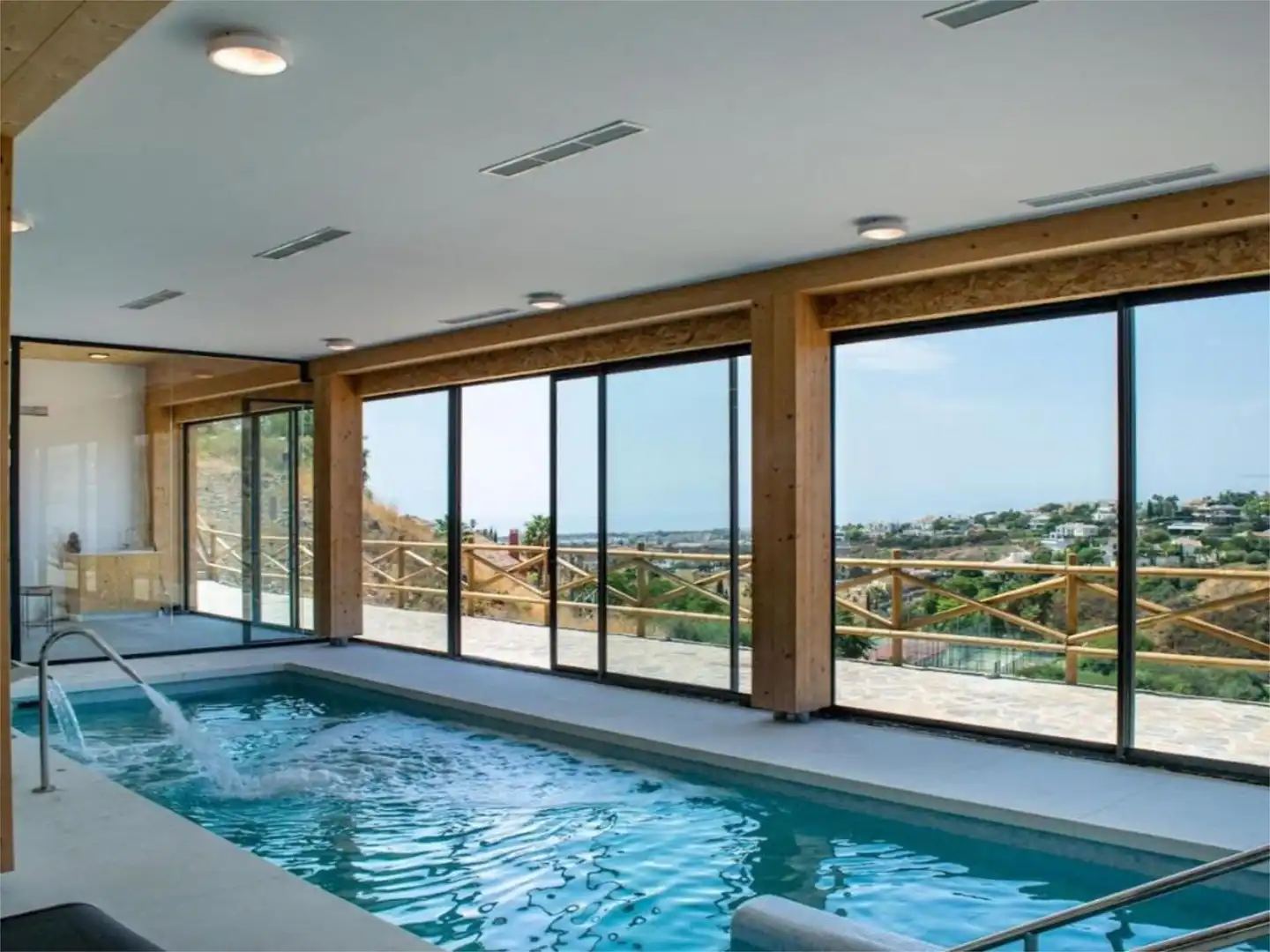 Swimming pool of Flat for sale in Benahavís  with Air Conditioner, Heating and Private garden