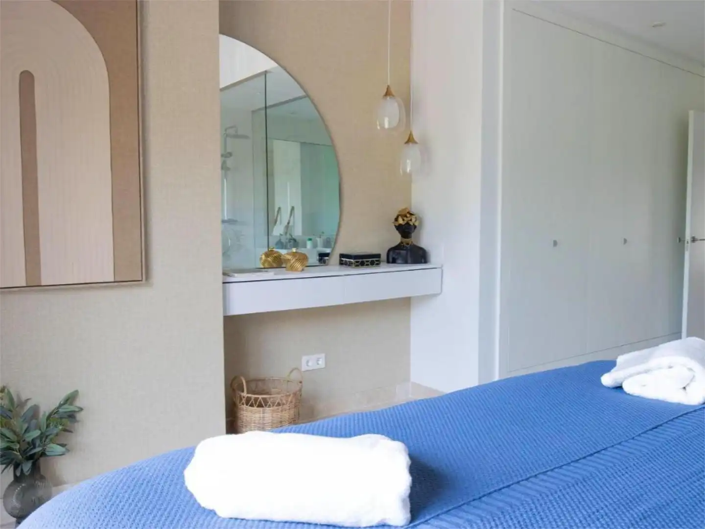 Bedroom of Flat for sale in Benahavís  with Air Conditioner, Heating and Private garden