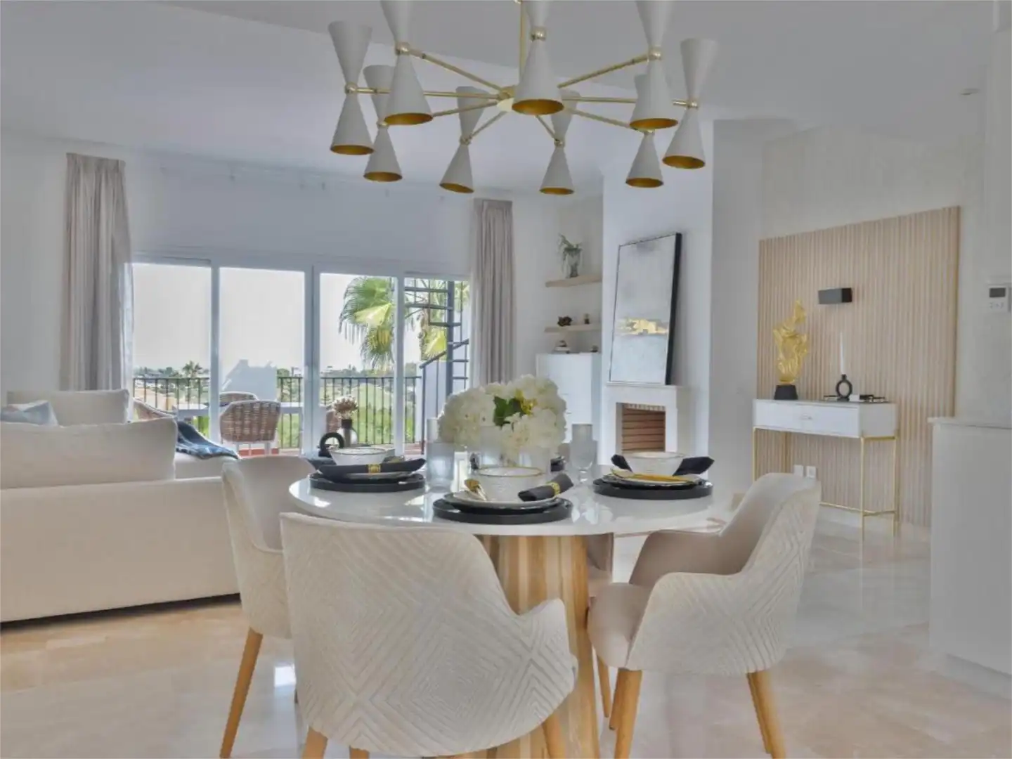 Dining room of Flat for sale in Benahavís  with Air Conditioner, Heating and Private garden