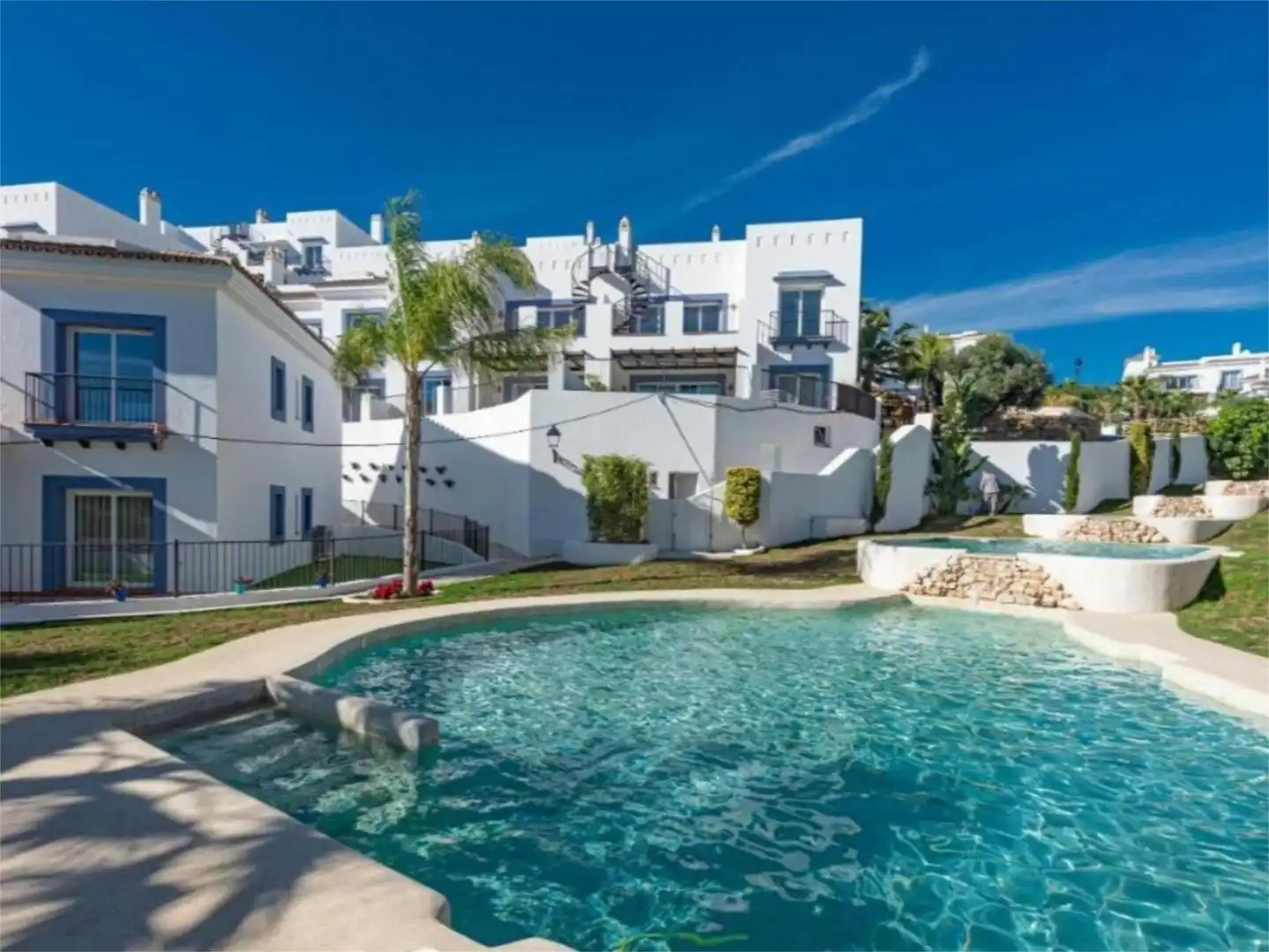 Exterior view of Flat for sale in Benahavís  with Air Conditioner, Heating and Private garden