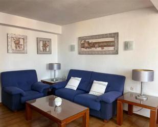 Sala d'estar de Pis de lloguer en Torremolinos amb Terrassa