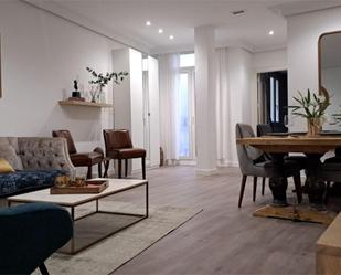 Living room of Flat to rent in  Madrid Capital  with Air Conditioner, Heating and Parquet flooring