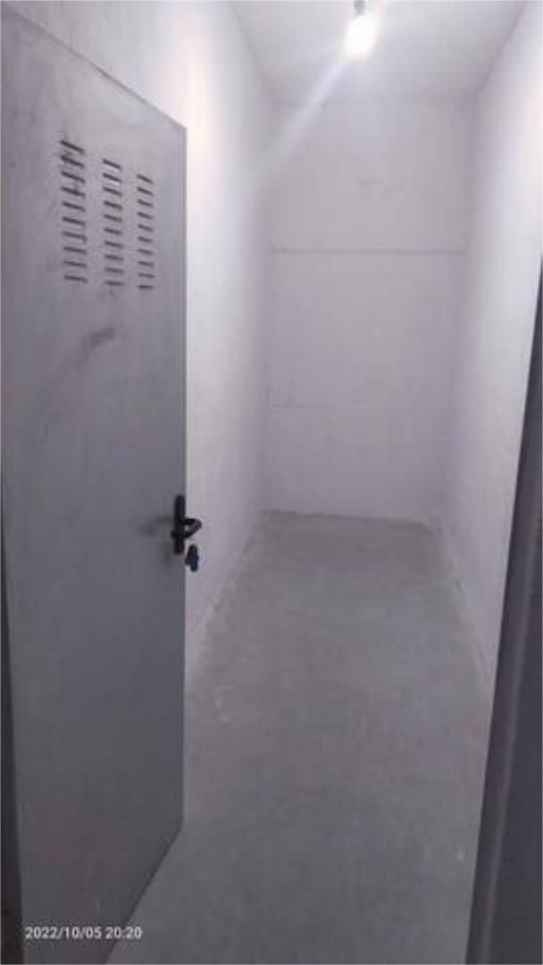 Box room to rent in  Granada Capital