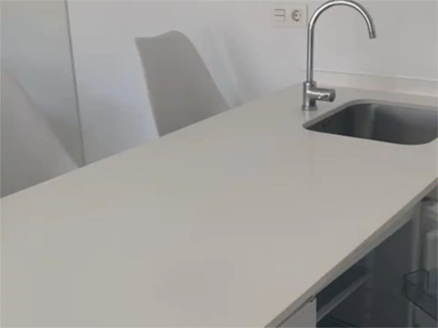 Piso de alquiler en Avenida de los Geraneos, 9, Calahonda - Carchuna Cocina de Piso de alquiler en Motril con Calefacción, Jardín privado y Terraza
