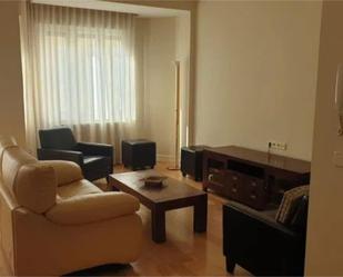 Sala d'estar de Pis de lloguer en  Pamplona / Iruña amb Balcó