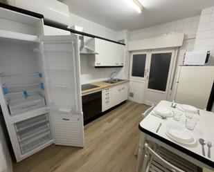 Cuina de Pis de lloguer en Burgos Capital amb Calefacció, Terrassa i Moblat