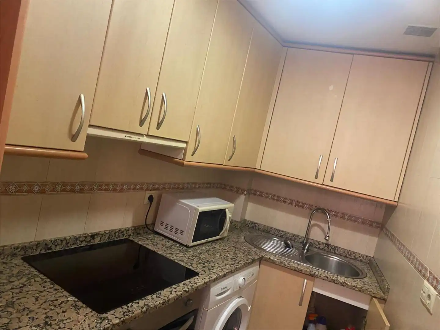 Room in Rúa da Ronda de Don Bosco, 21, Centro - Areal Kitchen of Flat for share in Vigo with Heating, Parquet flooring and Storage room