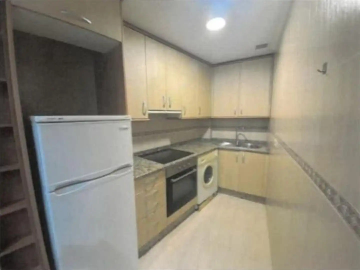 Room in Rúa da Ronda de Don Bosco, 21, Centro - Areal Kitchen of Flat for share in Vigo with Heating, Parquet flooring and Storage room