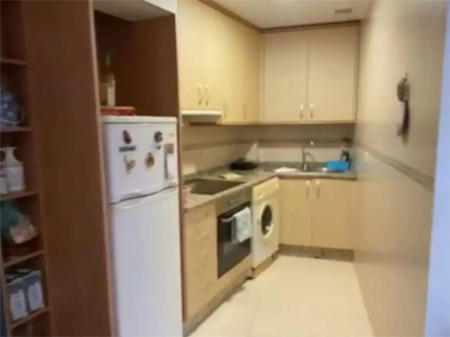 Room in Rúa da Ronda de Don Bosco, 21, Centro - Areal Kitchen of Flat for share in Vigo with Heating, Parquet flooring and Storage room