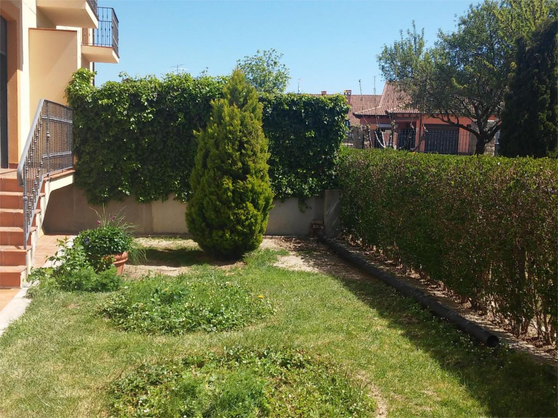Garden of Planta baja to rent in Torrecaballeros  with Heating, Private garden and Parquet flooring