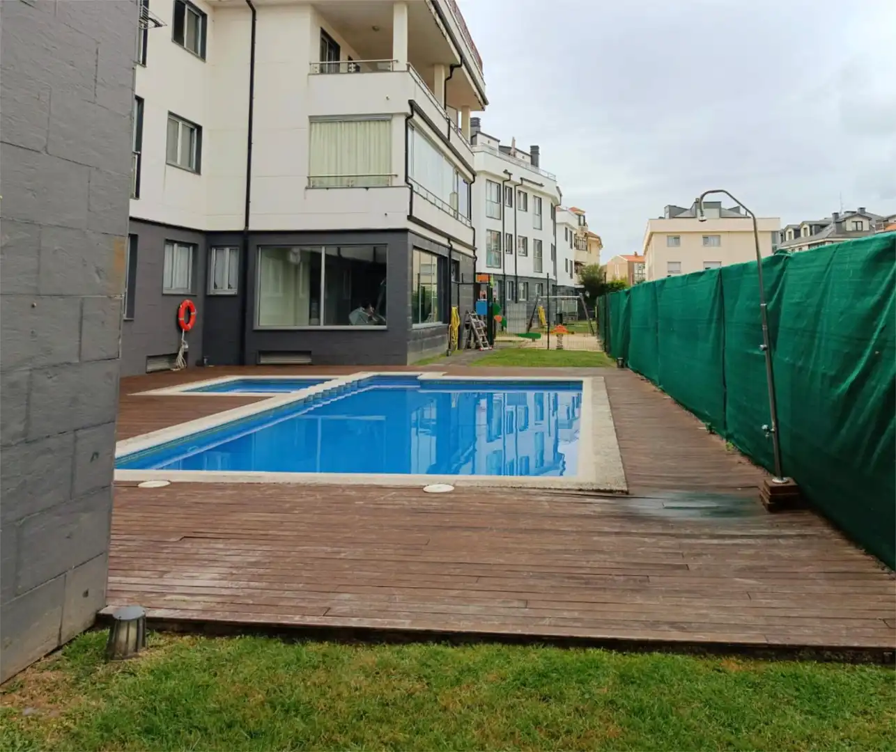 Swimming pool of Flat for sale in Ares