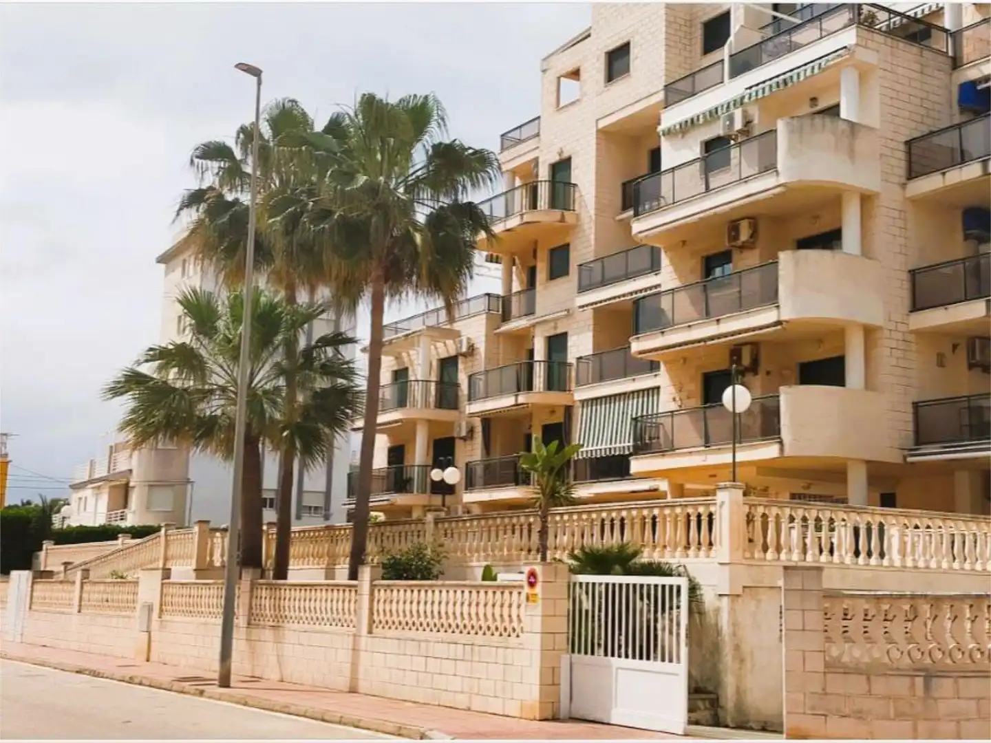 Vista exterior de Trastero en venta en Piles