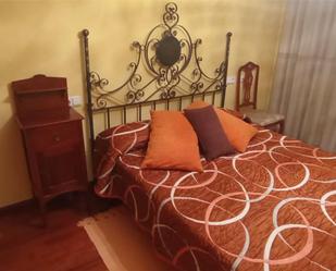 Schlafzimmer von Wohnungen miete in Ponferrada mit Heizung, Parkett und Abstellraum