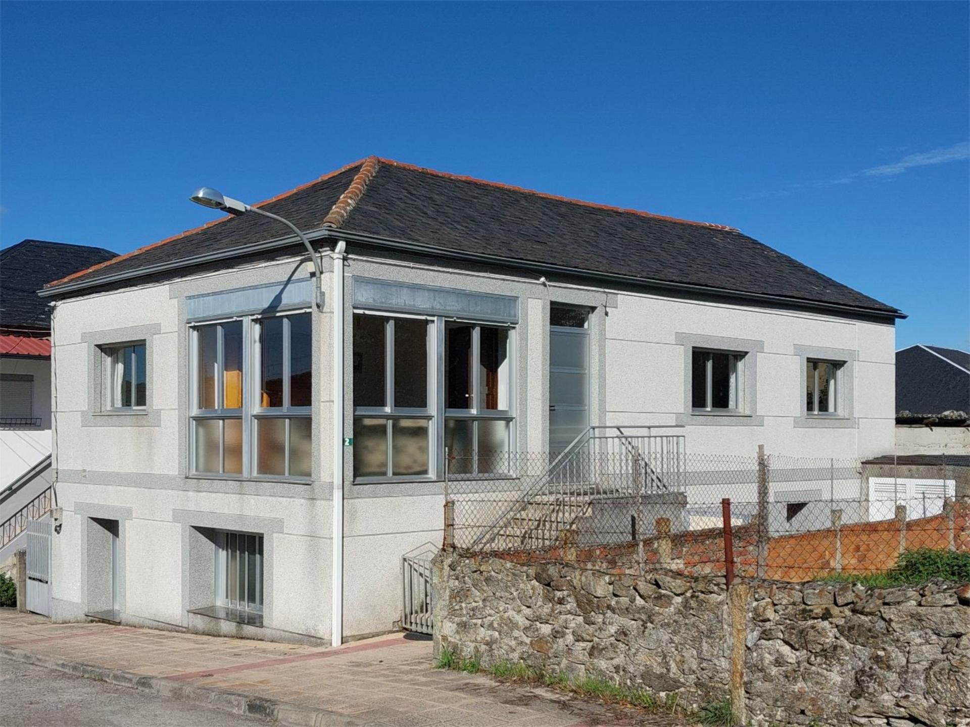 Exterior view of Flat for sale in A Pobra de Trives   with Heating, Private garden and Parquet flooring