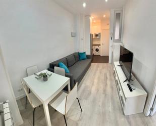 Sala d'estar de Pis de lloguer en  Madrid Capital amb Aire condicionat, Calefacció i Parquet