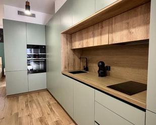 Cuina de Apartament de lloguer en  Córdoba Capital amb Aire condicionat, Calefacció i Moblat