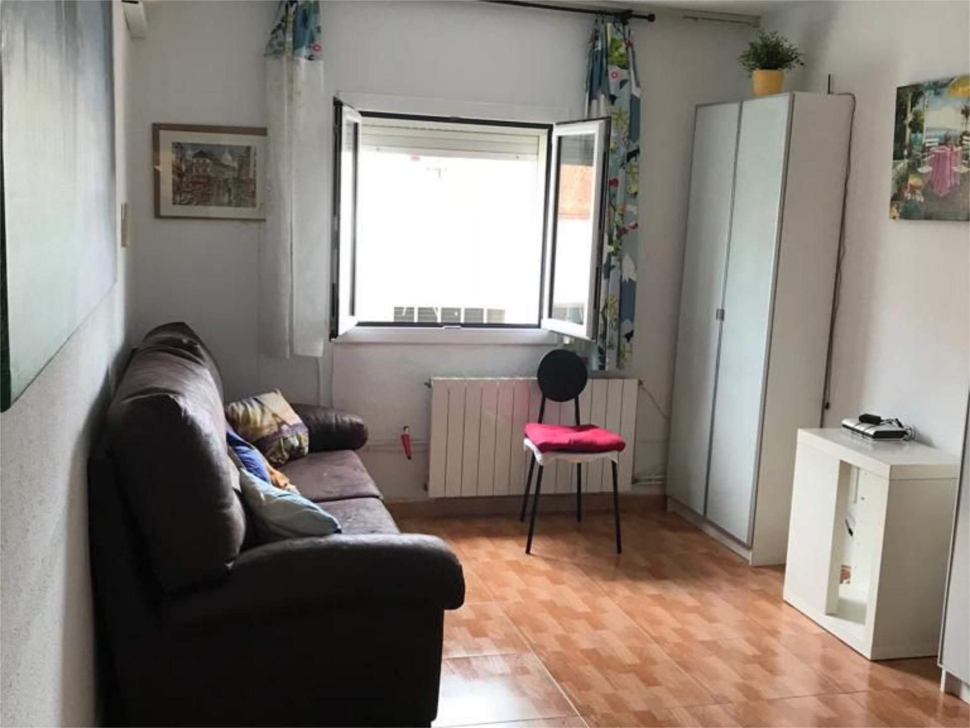 Bedroom of Attic to rent in L'Hospitalet de Llobregat  with Air Conditioner
