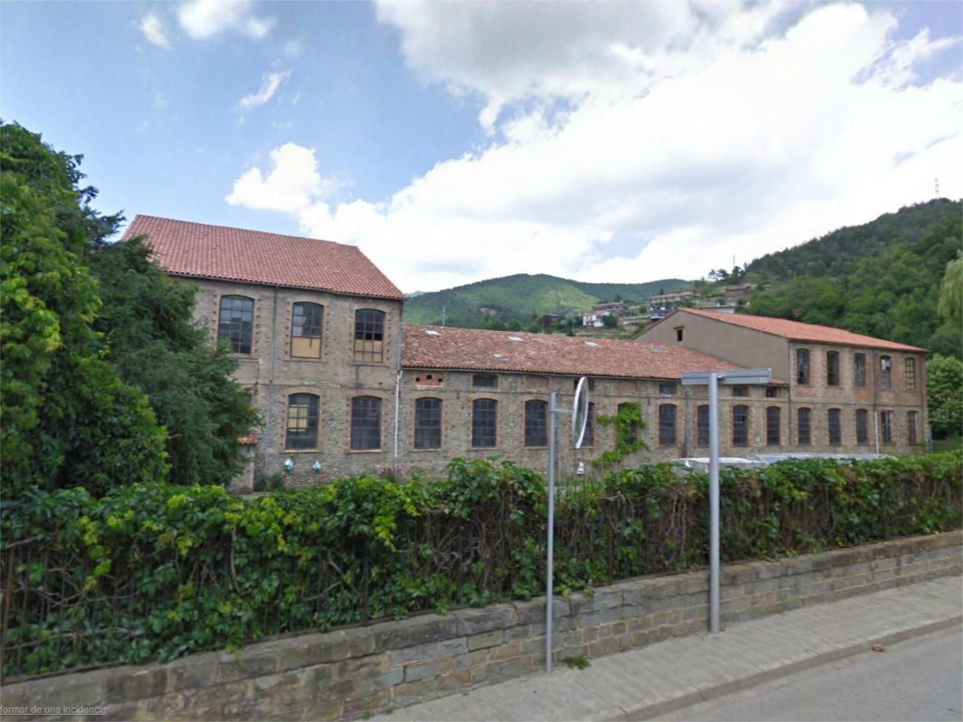 Vista exterior de Nau industrial de lloguer en Campdevànol