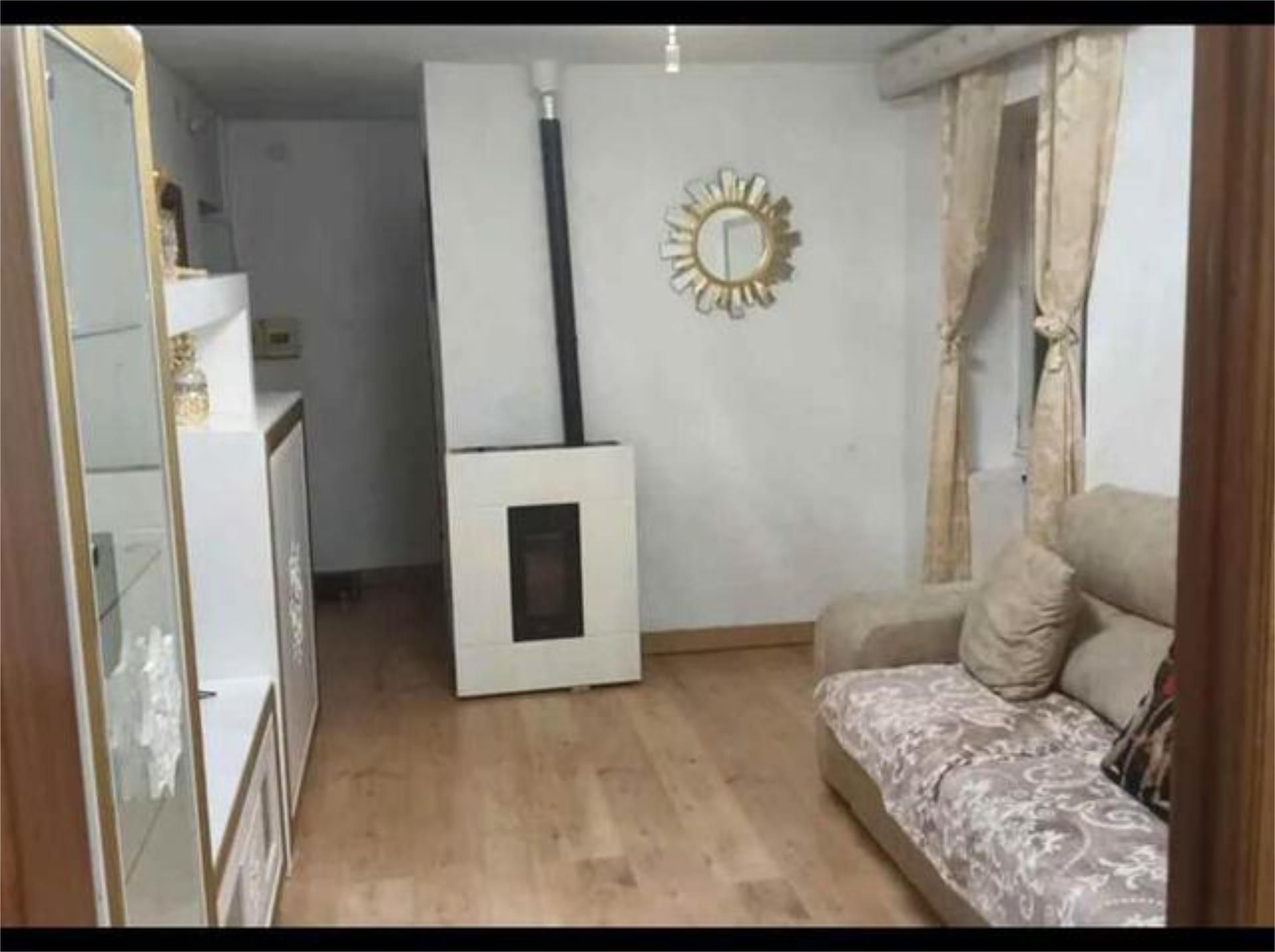 Sala d'estar de Pis de lloguer en Guardo amb Calefacció i Moblat