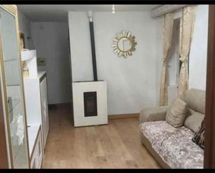 Sala d'estar de Pis de lloguer en Guardo amb Calefacció i Moblat