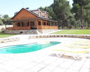Swimming pool of House or chalet for sale in Marugán  with Terrace and Swimming Pool