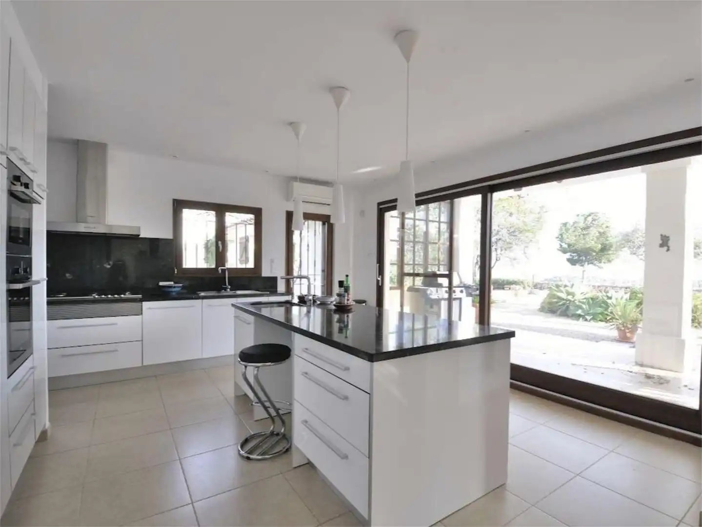Casa o chalet en venta en Carrer Fray Salvador, 1, Cervera del Maestre Cocina de Casa o chalet en venta en Cervera del Maestre con Aire acondicionado, Calefacción y Jardín privado
