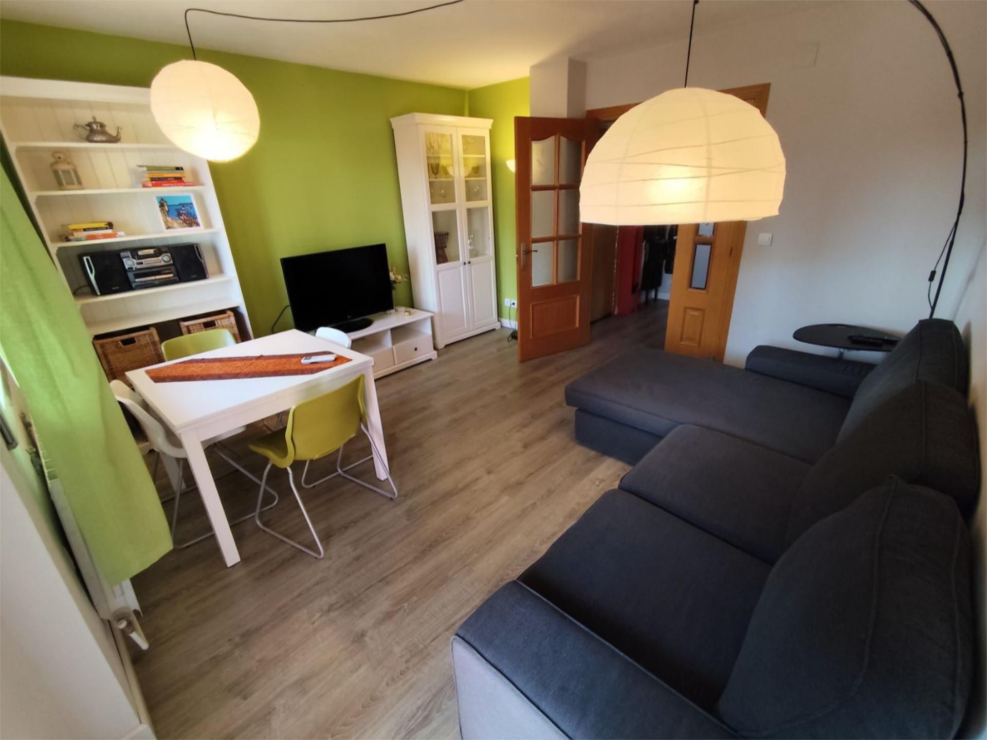 Living room of Flat to rent in  Madrid Capital  with Air Conditioner, Heating and Parquet flooring