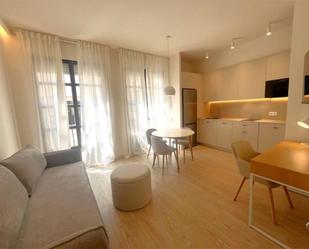 Living room of Flat to rent in  Madrid Capital  with Air Conditioner, Heating and Furnished