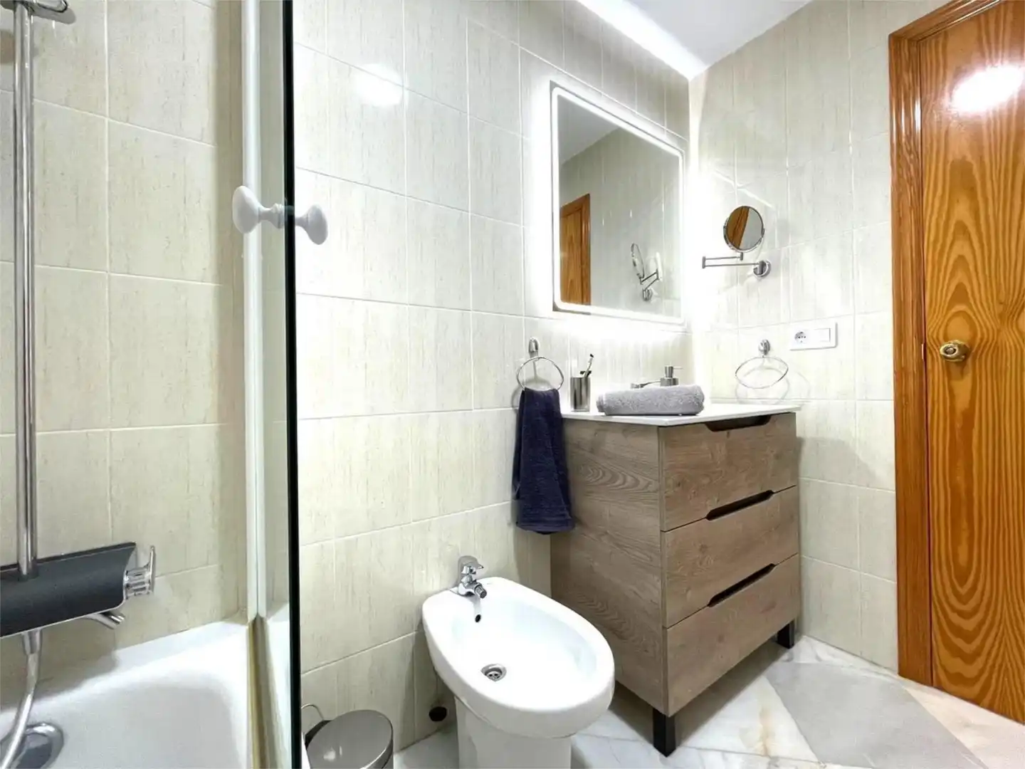 Bathroom of Flat for rent in El Rompido  with Heating, Private garden and Terrace