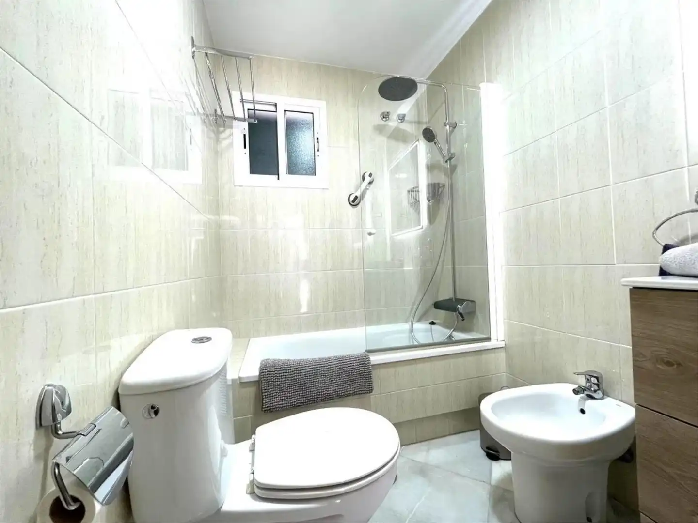 Bathroom of Flat for rent in El Rompido  with Heating, Private garden and Terrace