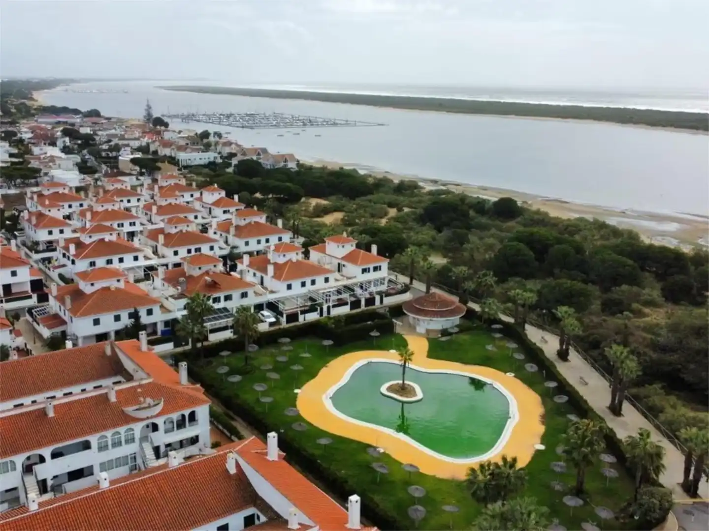 Exterior view of Flat for rent in El Rompido  with Heating, Private garden and Terrace