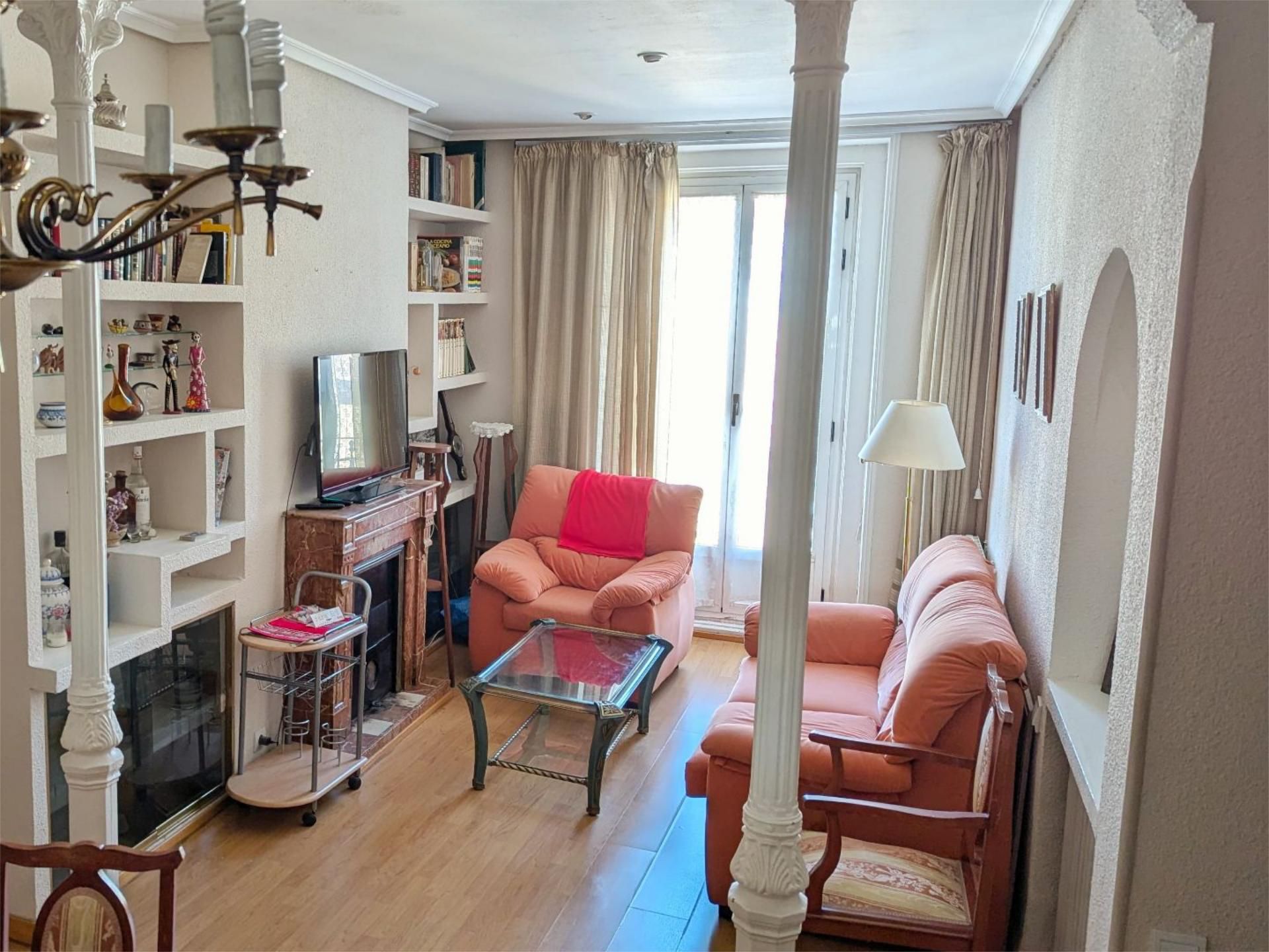 Living room of Flat to share in  Madrid Capital  with Heating, Furnished and Balcony