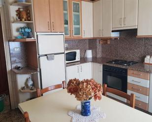 Cuina de Pis en venda en Carballeda de Valdeorras amb Calefacció, Terrassa i Moblat