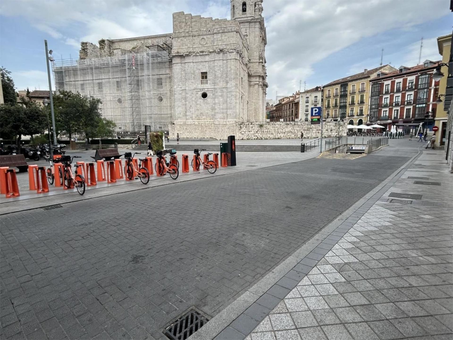 Vista exterior de Pis de lloguer en Valladolid Capital amb Calefacció i Balcó