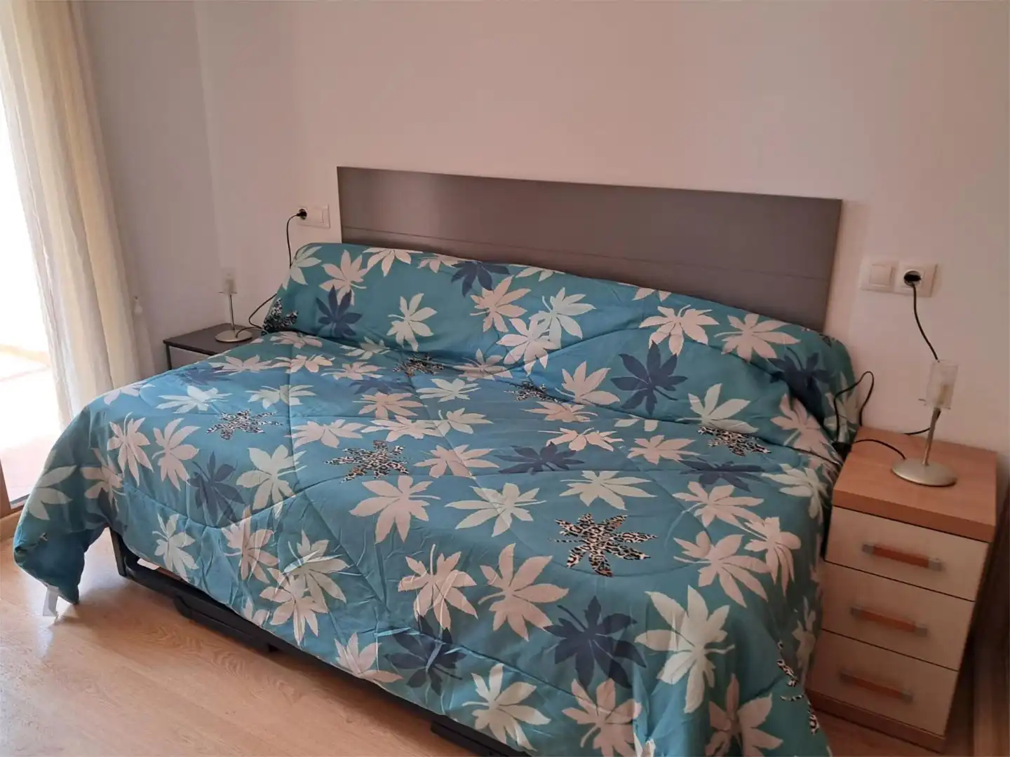 Schlafzimmer von Wohnung zur Miete in Foz mit Privatgarten, Parkett und Terrasse
