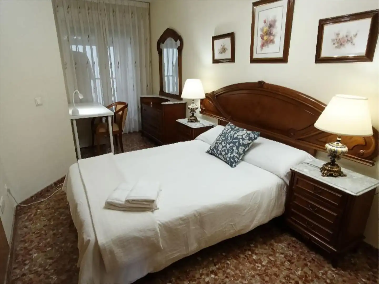 Room in Carrera de la Fonteta de Sant Lluís, 38, En Corts - Doctor Waksman