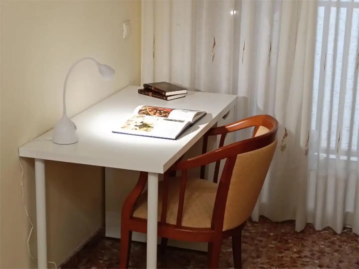 Room in Carrera de la Fonteta de Sant Lluís, 38, En Corts - Doctor Waksman