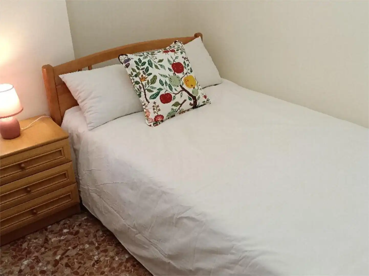 Room in Carrera de la Fonteta de Sant Lluís, 38, En Corts - Doctor Waksman