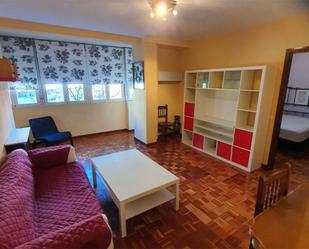 Living room of Flat to rent in  Madrid Capital  with Air Conditioner, Heating and Parquet flooring