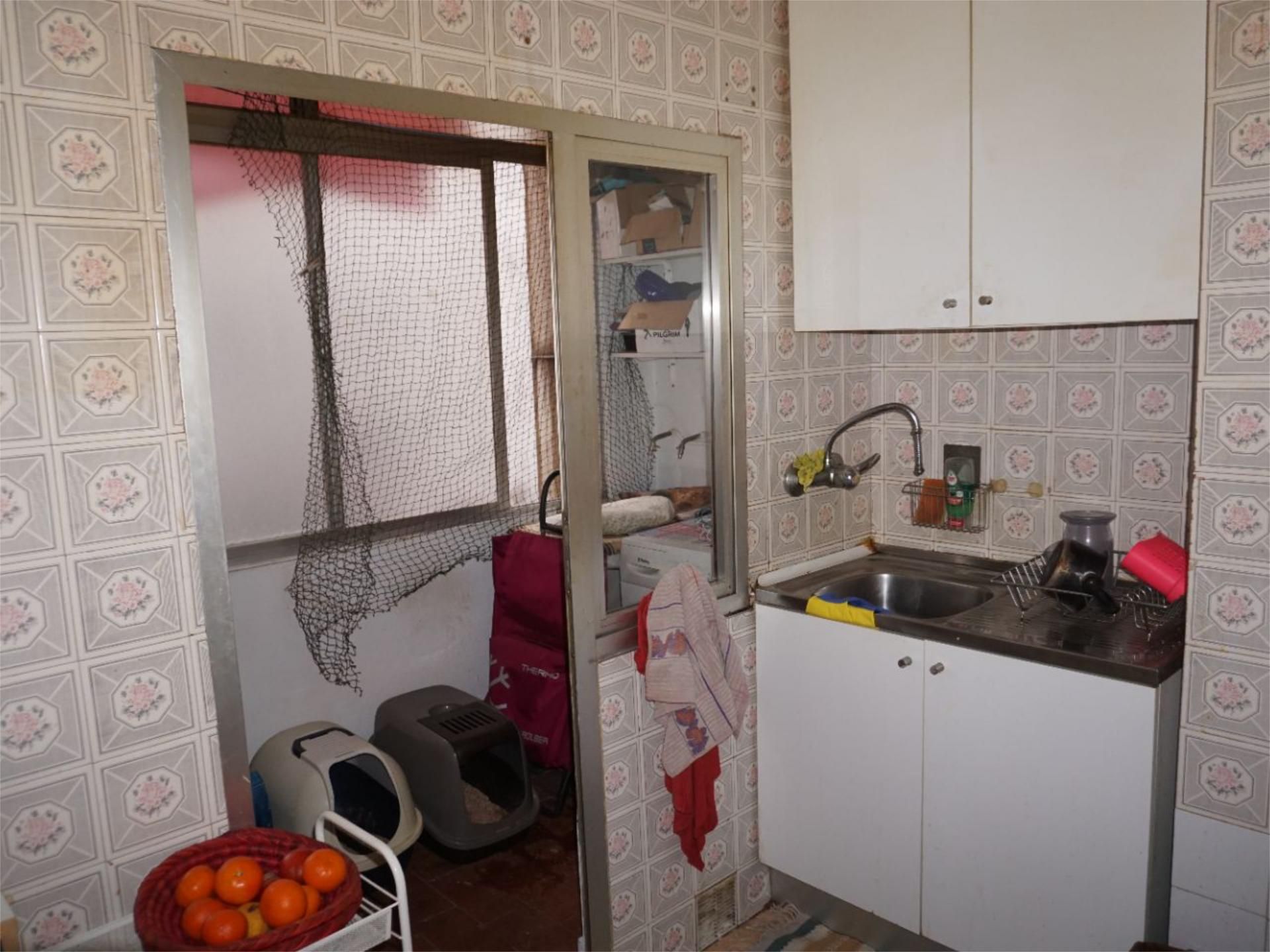 Kitchen of Flat for sale in Santiago de Compostela 
