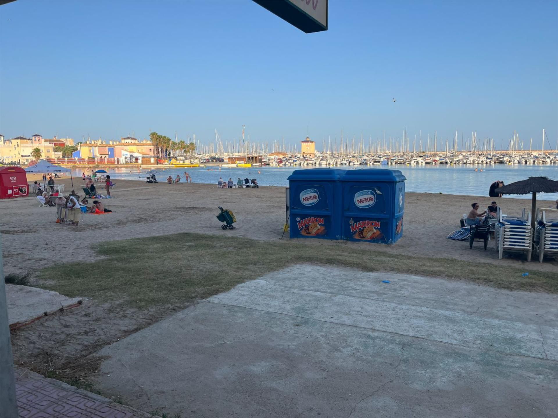 Exterior view of Premises to rent in Torrevieja  with Air Conditioner
