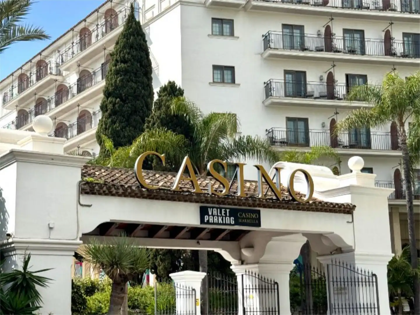 Vista exterior de Apartament de lloguer en Marbella amb Aire condicionat, Calefacció i Jardí privat